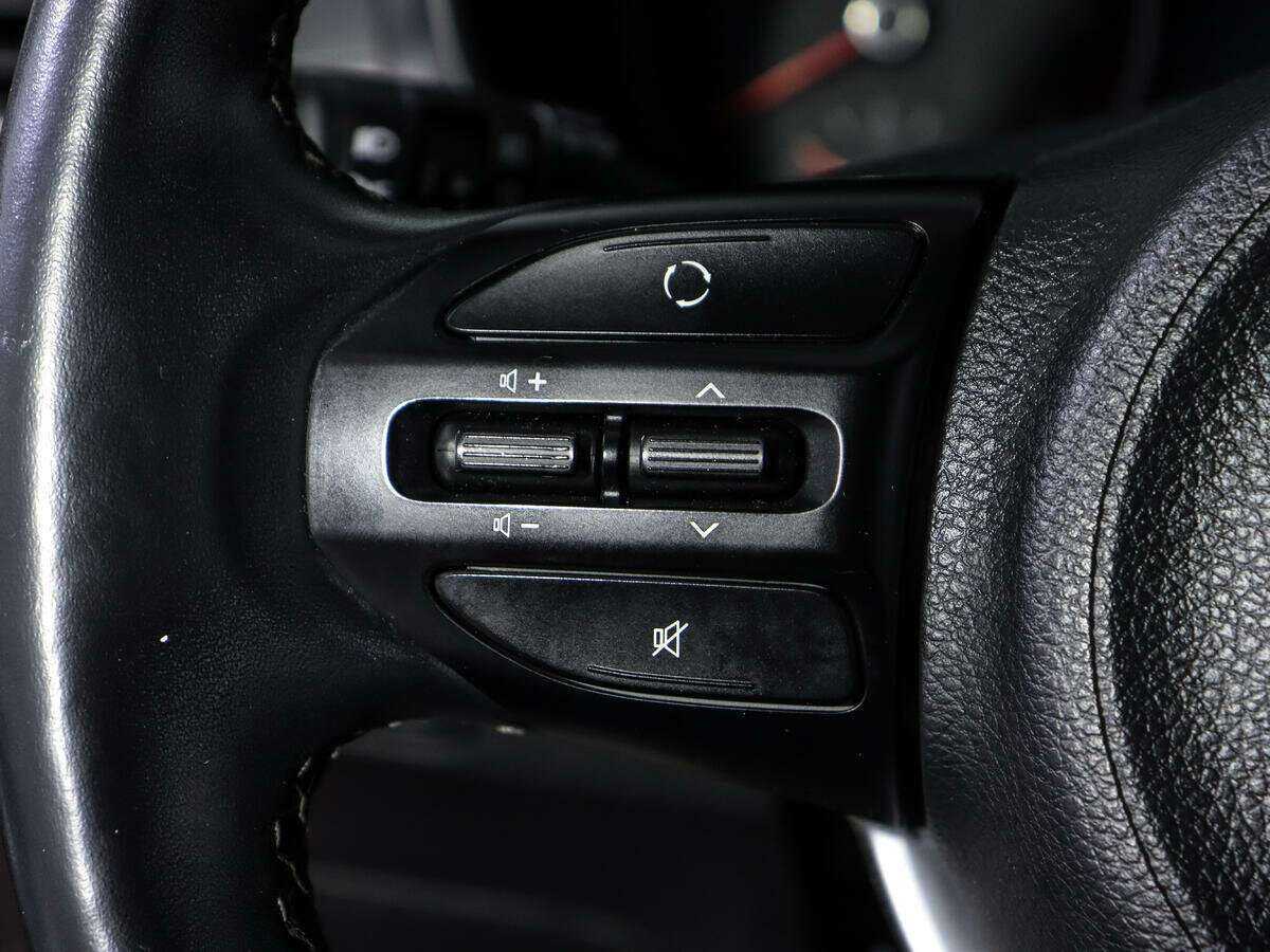 Купить Kia Rio с пробегом. Фото: #16