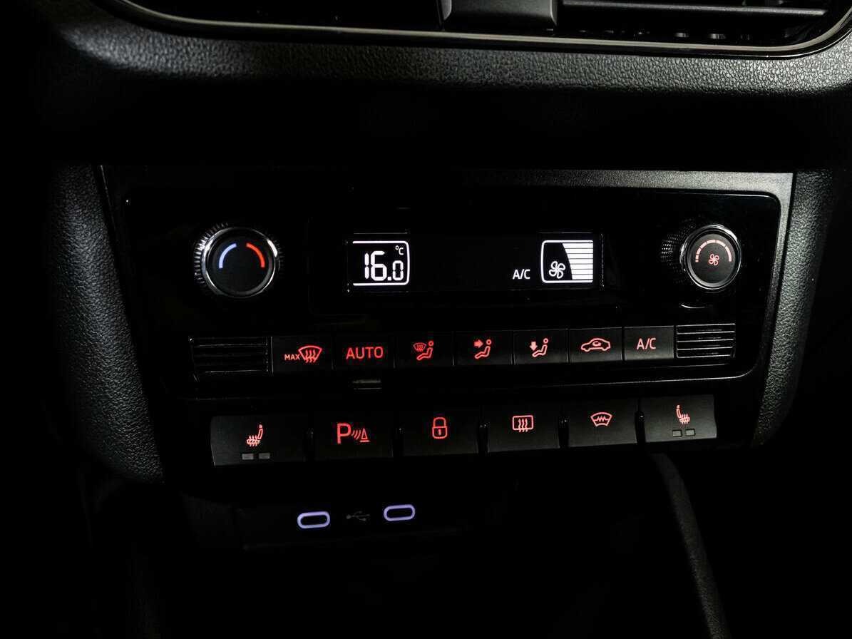 Купить Volkswagen Polo с пробегом. Фото: #11