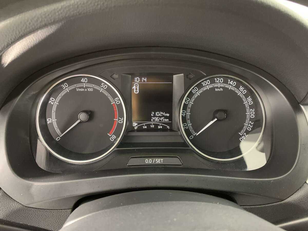 Купить Skoda Rapid с пробегом. Фото: #10