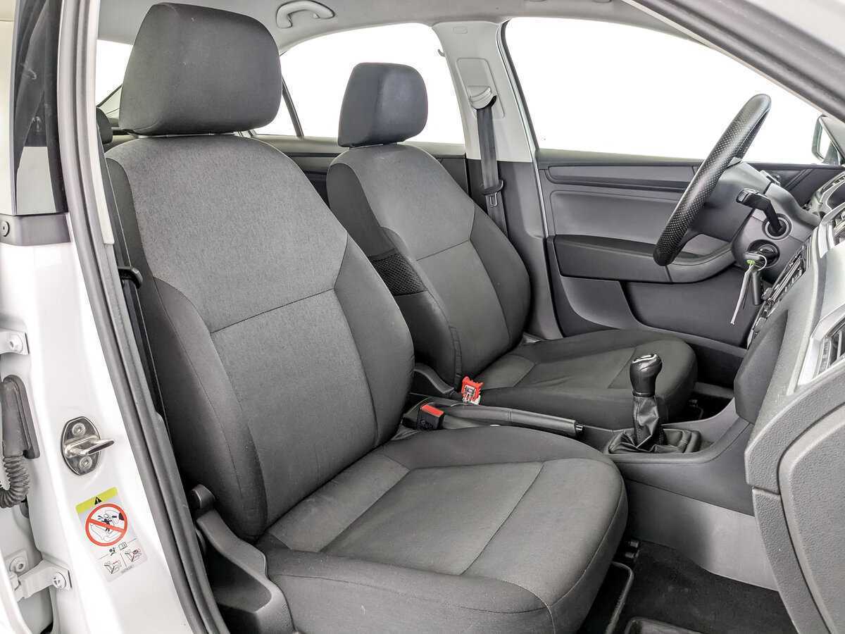 Купить Skoda Rapid с пробегом. Фото: #20