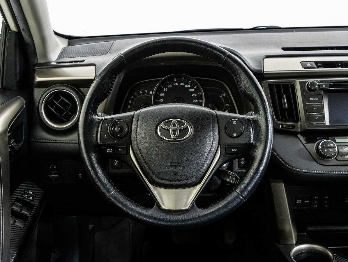 Купить Toyota RAV4 с пробегом. Фото: #11