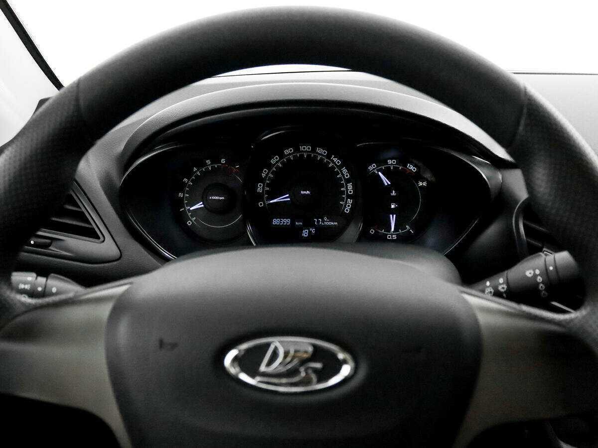 Купить Lada (ВАЗ) Vesta с пробегом. Фото: #14