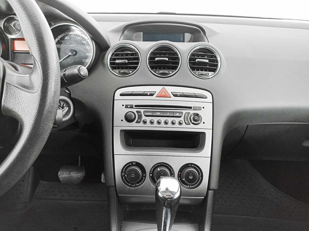 Купить Peugeot 408 с пробегом. Фото: #9