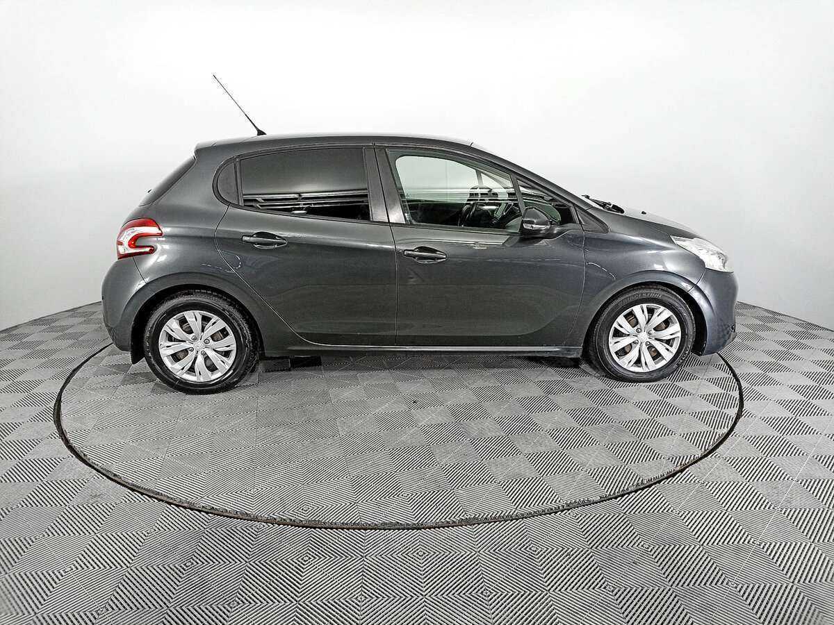 Купить Peugeot 208 с пробегом. Фото: #3