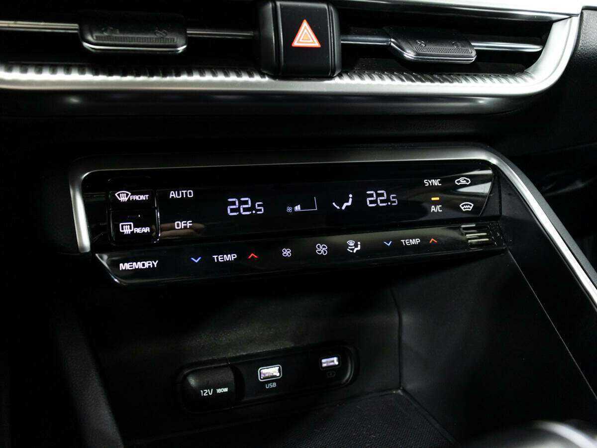 Купить Kia K5 с пробегом. Фото: #17