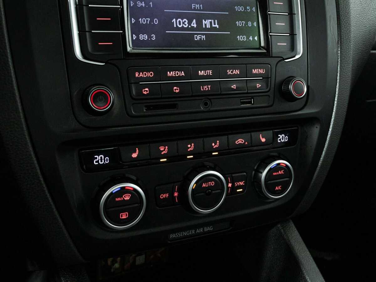 Купить Volkswagen Jetta с пробегом. Фото: #14