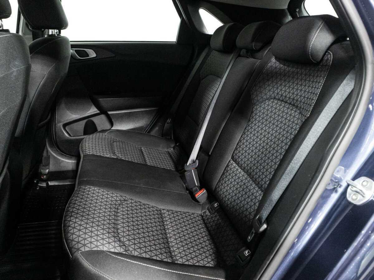 Купить Kia Ceed с пробегом. Фото: #9