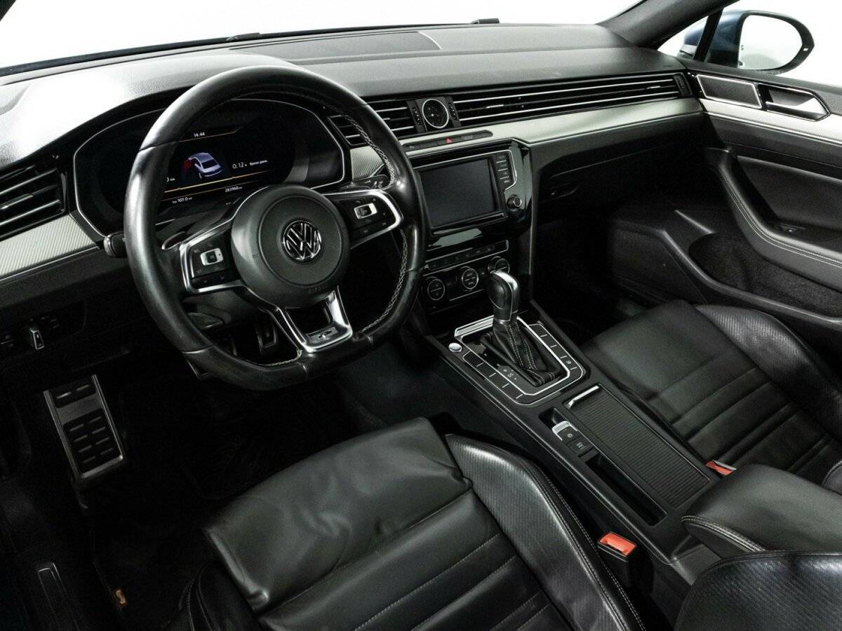 Купить Volkswagen Passat с пробегом. Фото: #10