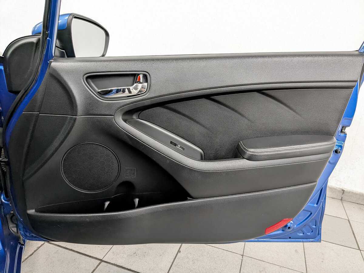 Купить Kia Cerato с пробегом. Фото: #23