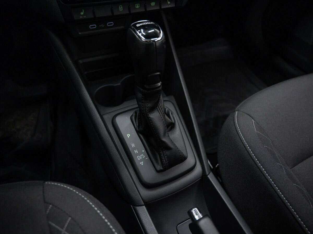 Купить Skoda Rapid с пробегом. Фото: #17