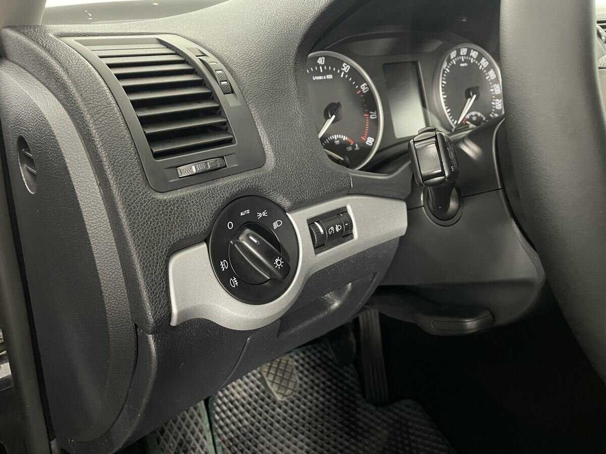 Купить Skoda Octavia с пробегом. Фото: #8