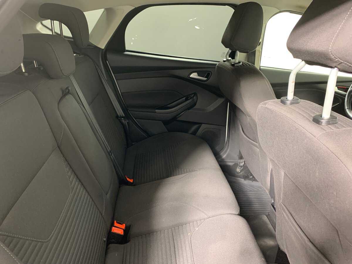 Купить Ford Focus с пробегом. Фото: #17