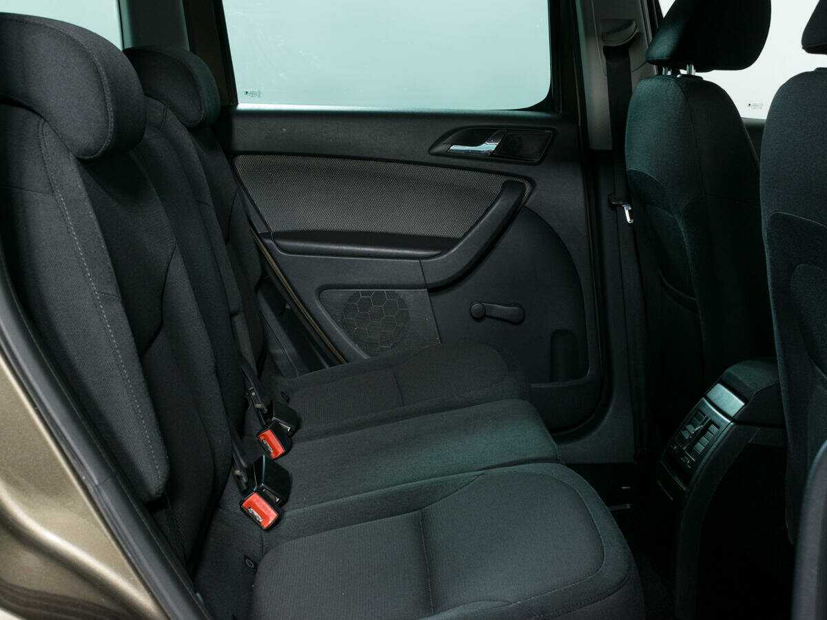 Купить Skoda Yeti с пробегом. Фото: #9