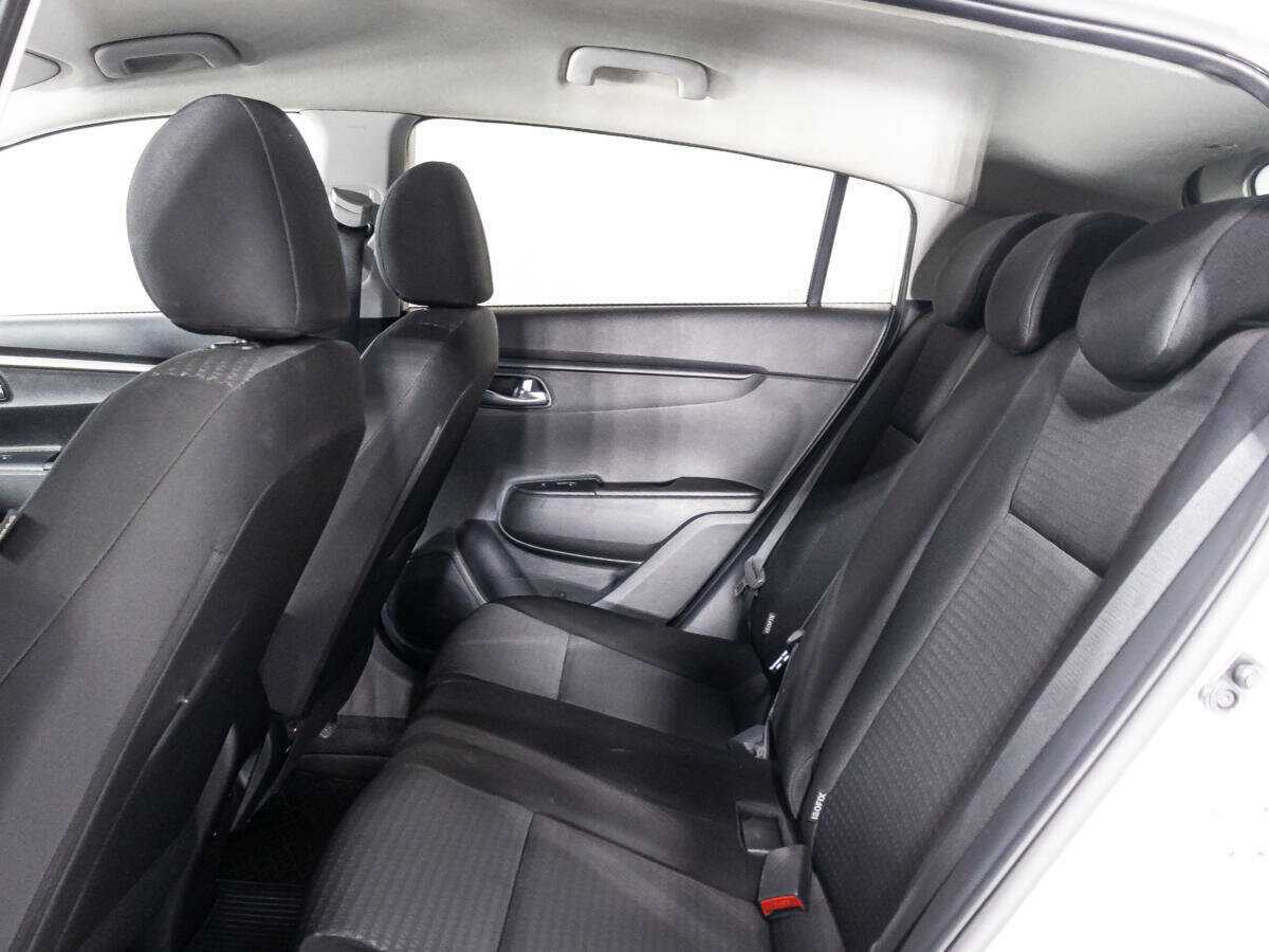 Купить Kia Rio с пробегом. Фото: #9