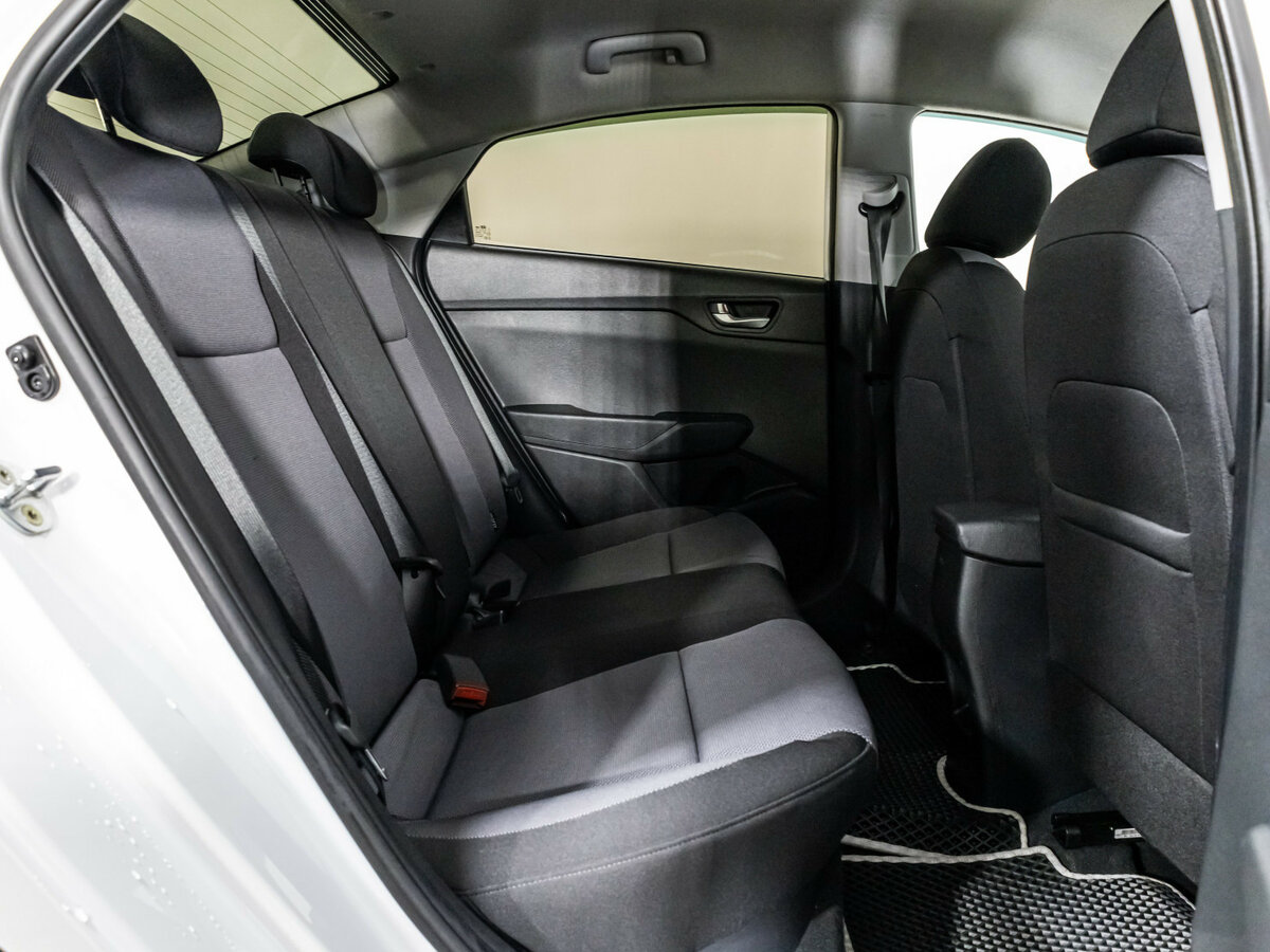 Купить Hyundai Solaris с пробегом. Фото: #15