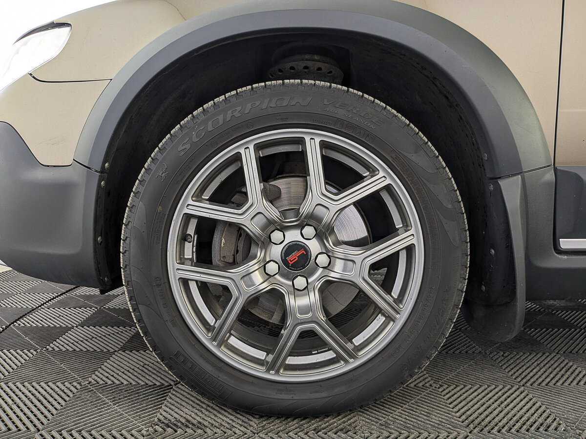 Купить Volvo XC70 с пробегом. Фото: #11