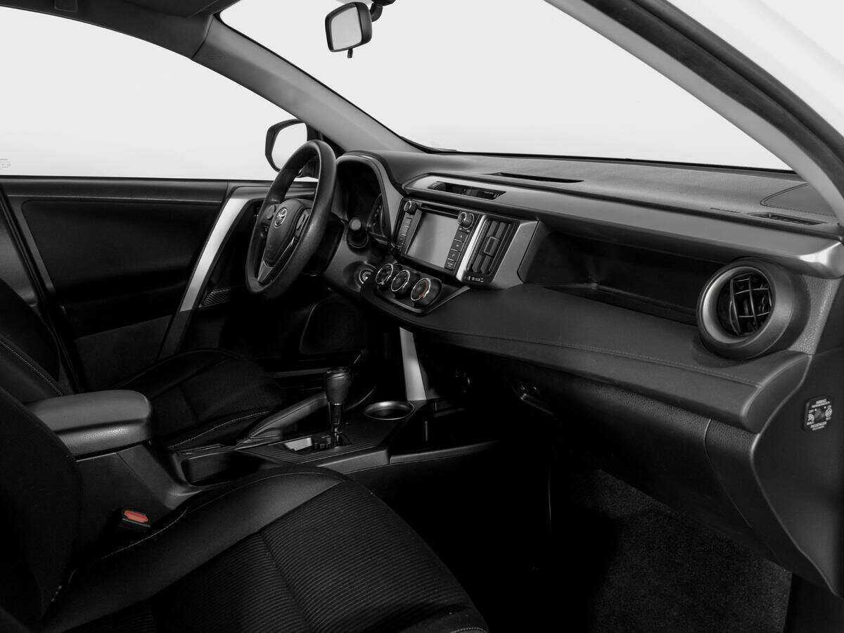 Купить Toyota RAV4 с пробегом. Фото: #8
