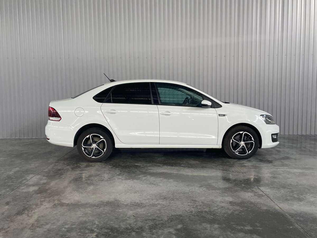 Купить Volkswagen Polo с пробегом. Фото: #3