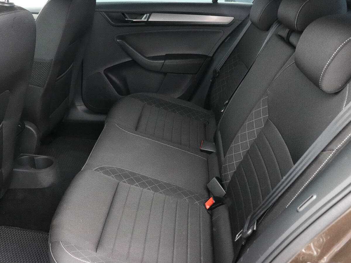 Купить Skoda Rapid с пробегом. Фото: #8