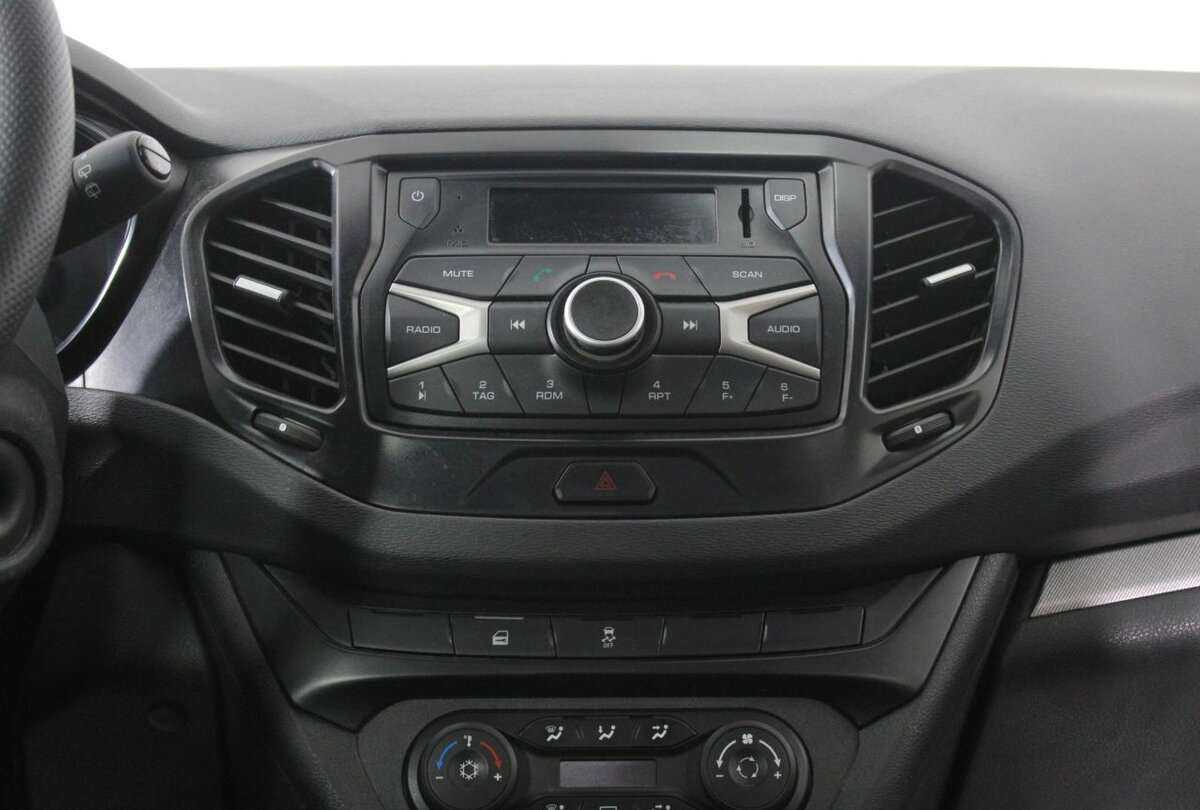 Купить Lada (ВАЗ) Vesta с пробегом. Фото: #8