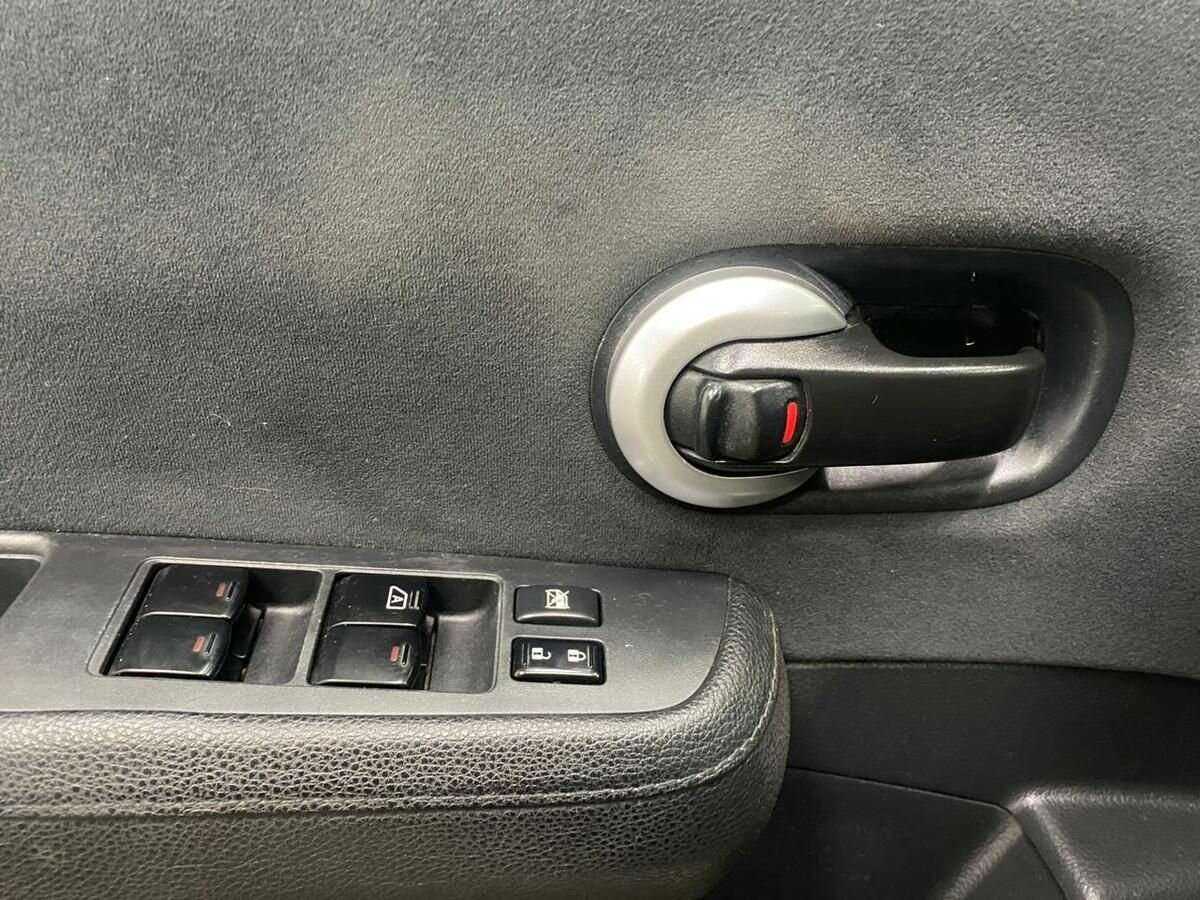 Купить Nissan Tiida с пробегом. Фото: #15