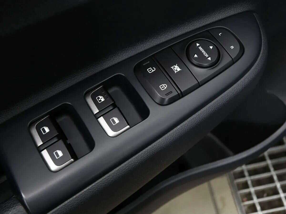 Купить Kia Rio с пробегом. Фото: #5