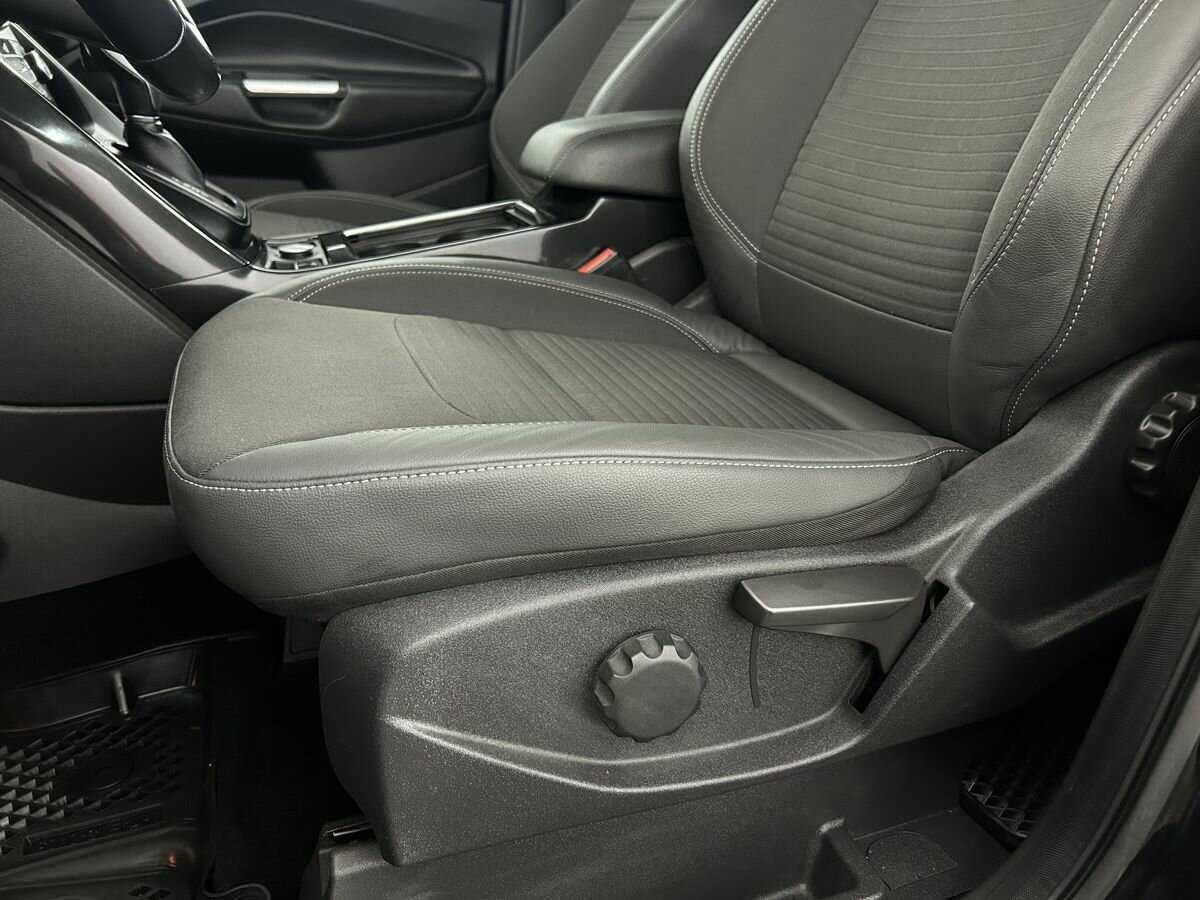 Купить Ford Kuga с пробегом. Фото: #7