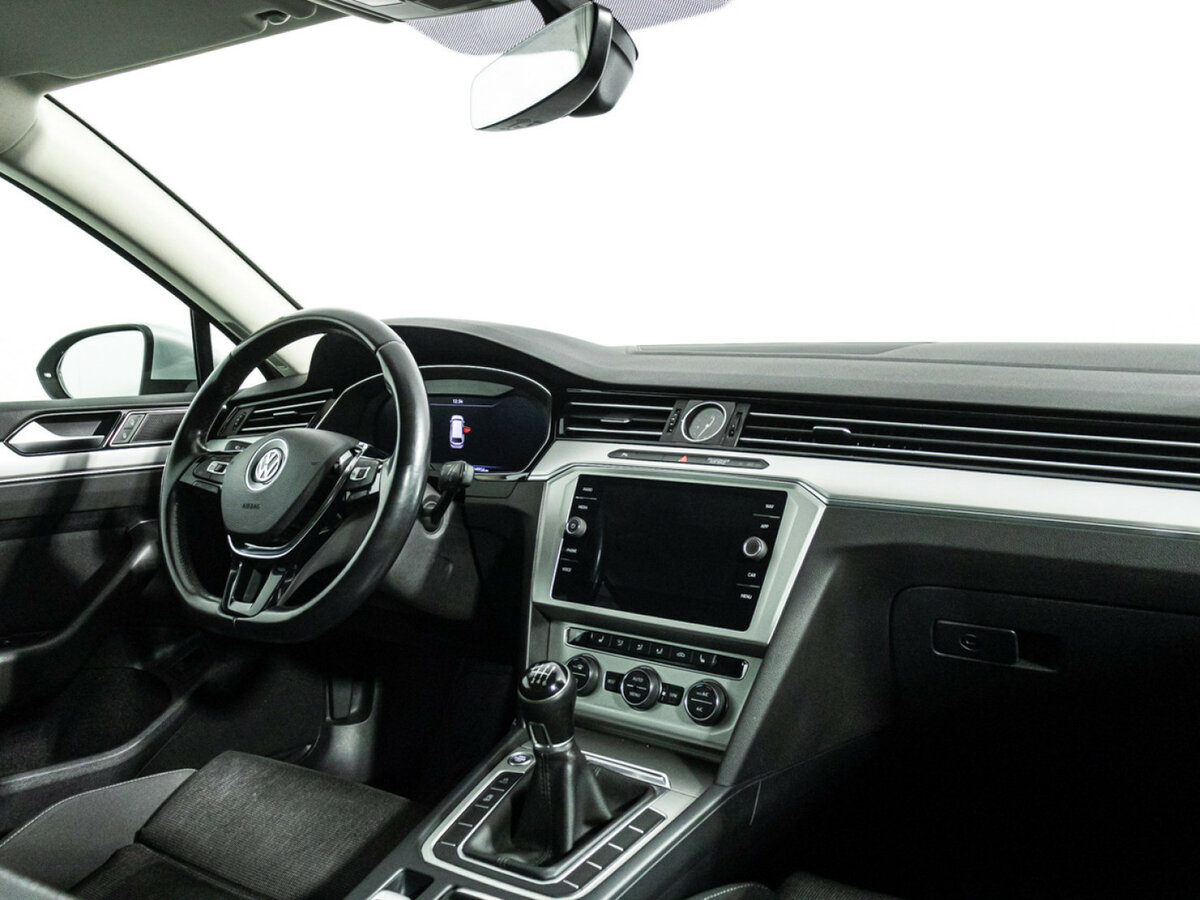 Купить Volkswagen Passat с пробегом. Фото: #8