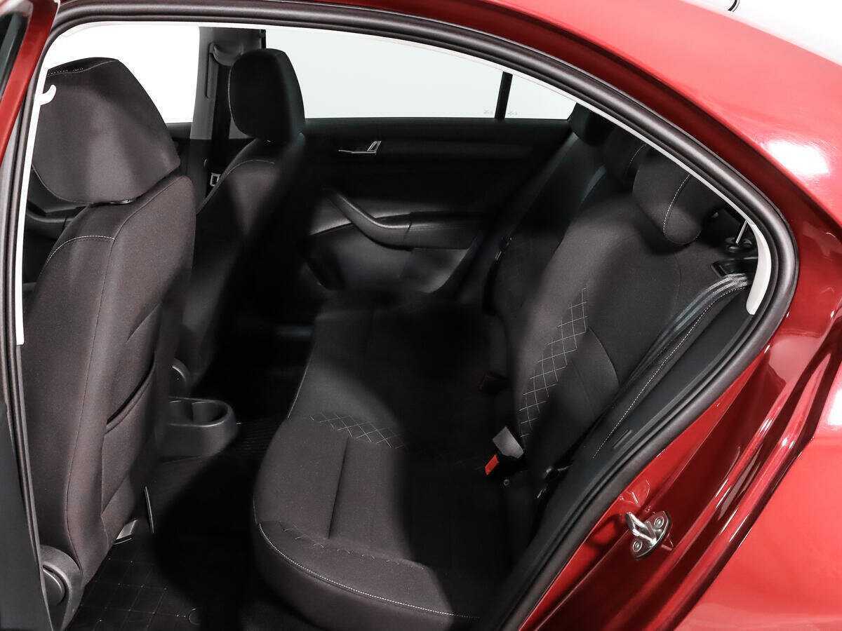 Купить Skoda Rapid с пробегом. Фото: #9