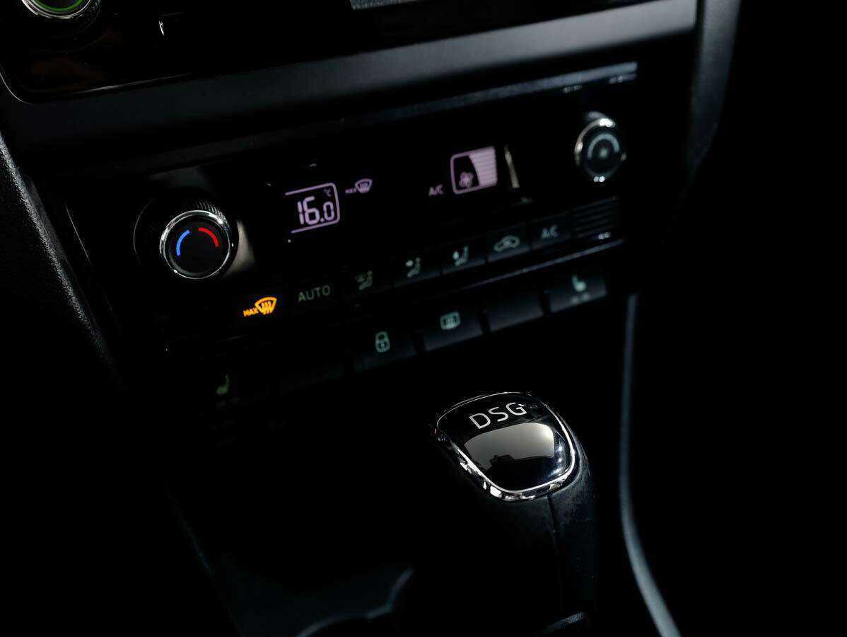 Купить Skoda Rapid с пробегом. Фото: #16