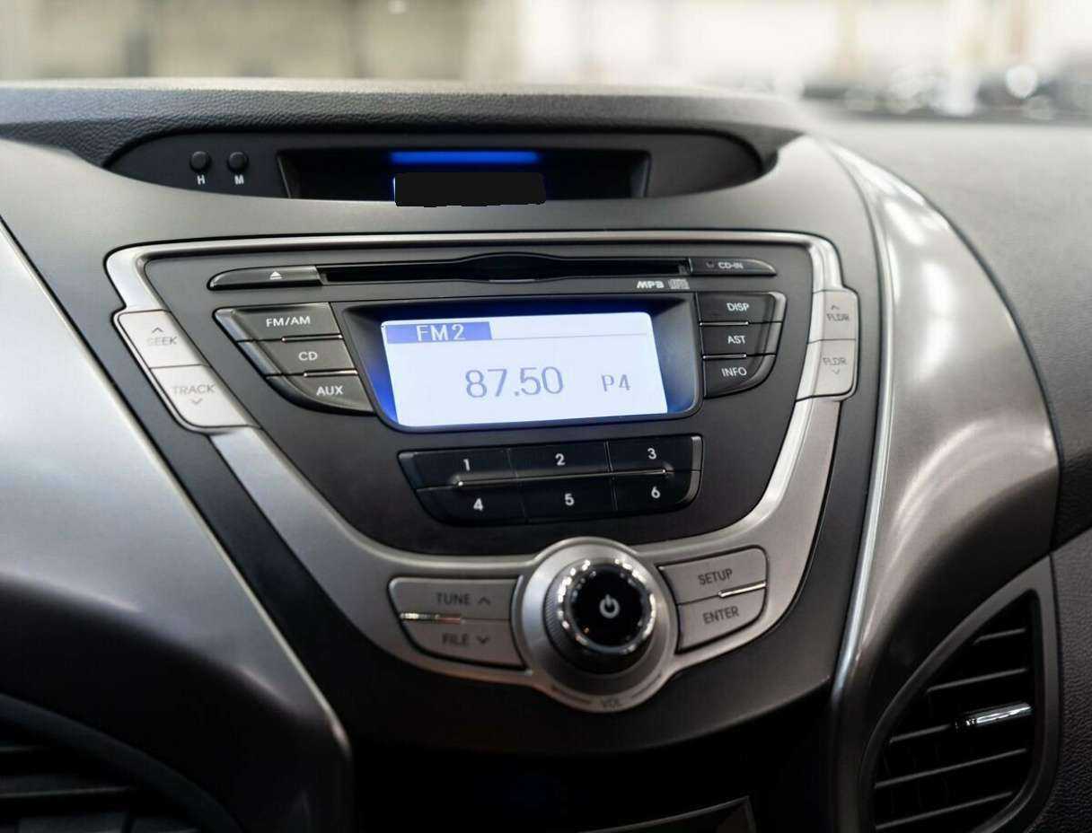 Купить Hyundai Elantra с пробегом. Фото: #11