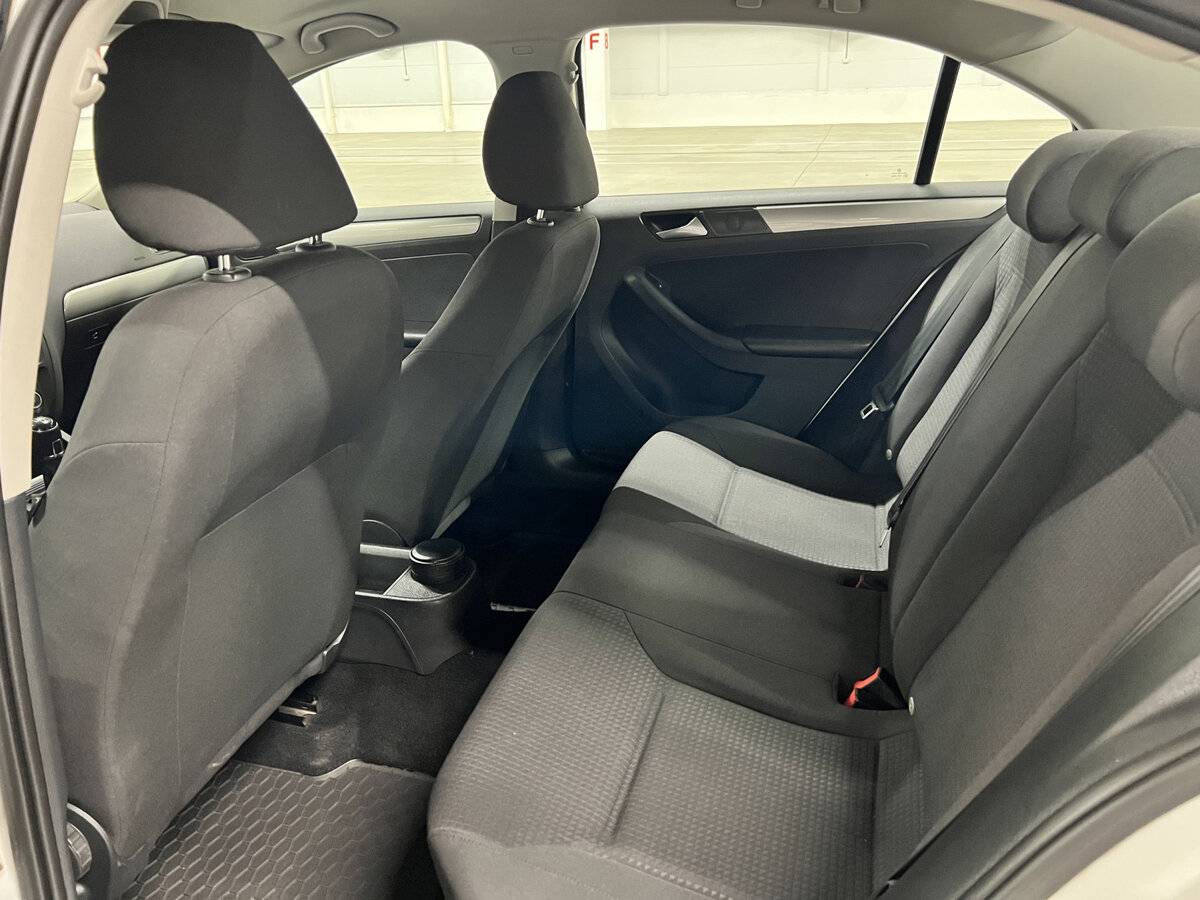 Купить Volkswagen Jetta с пробегом. Фото: #11