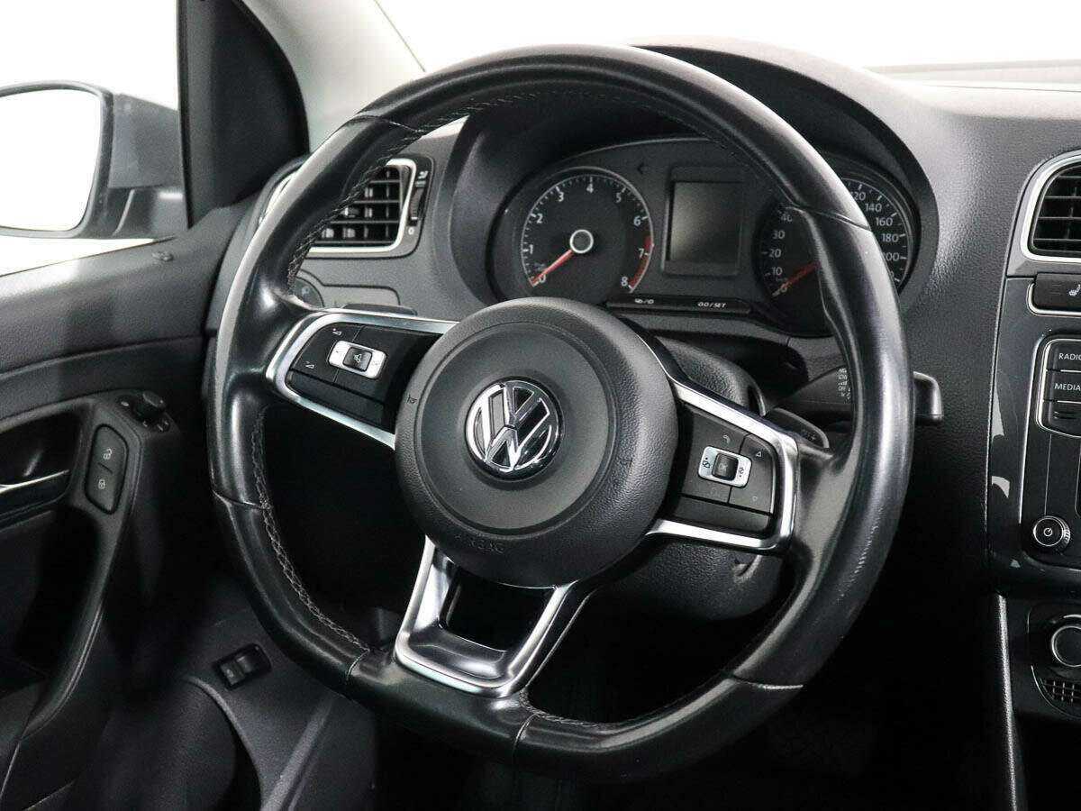 Купить Volkswagen Polo с пробегом. Фото: #12
