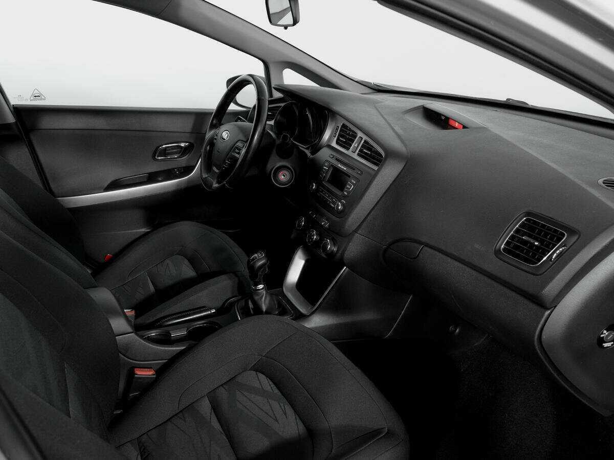 Купить Kia Ceed с пробегом. Фото: #8