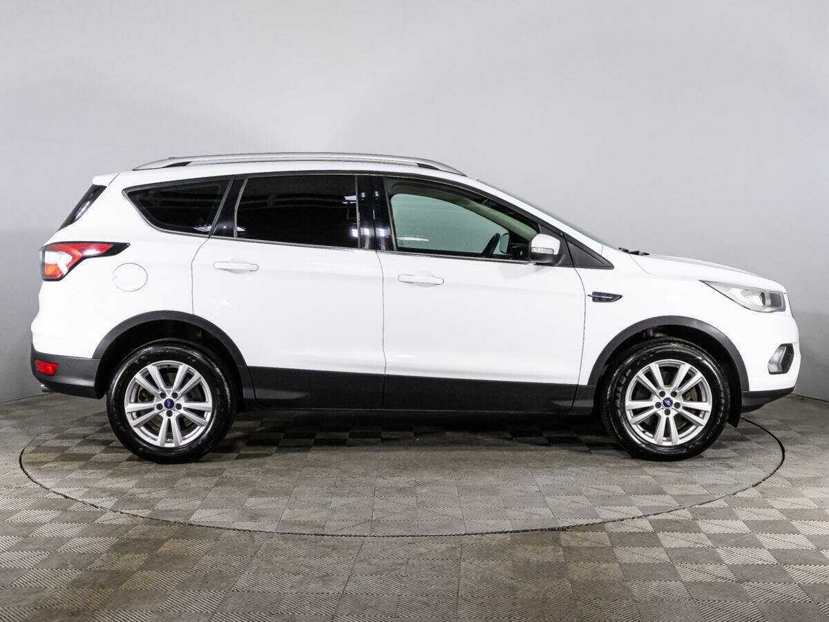 Купить Ford Kuga с пробегом. Фото: #3