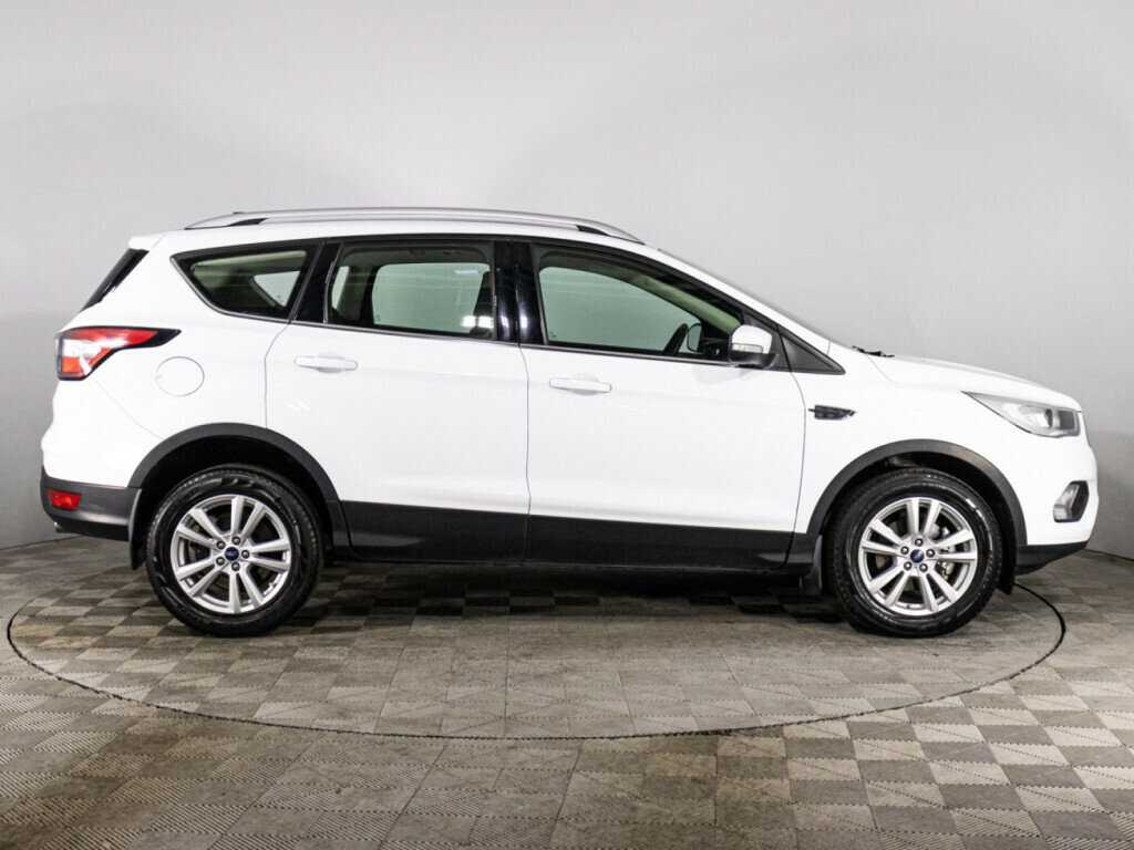 Купить Ford Kuga с пробегом. Фото: #3