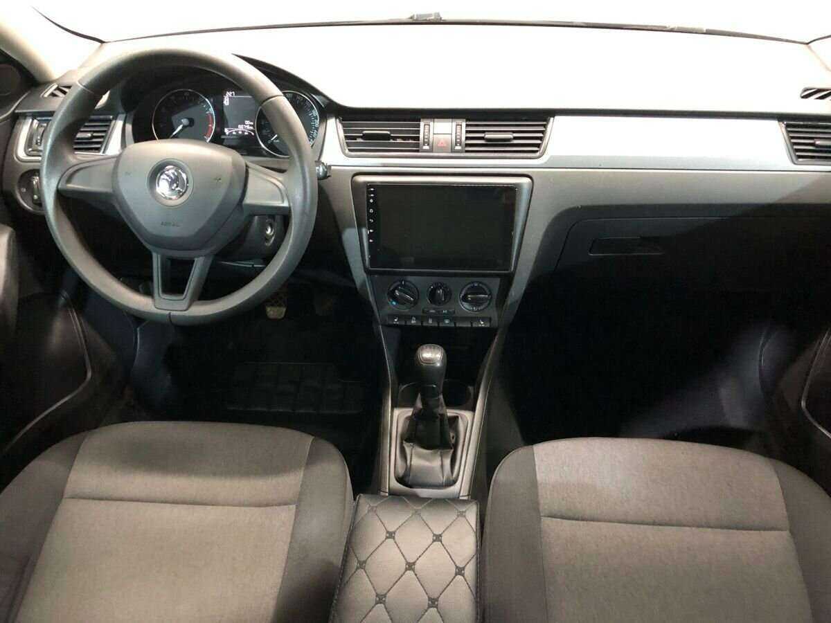 Купить Skoda Rapid с пробегом. Фото: #8