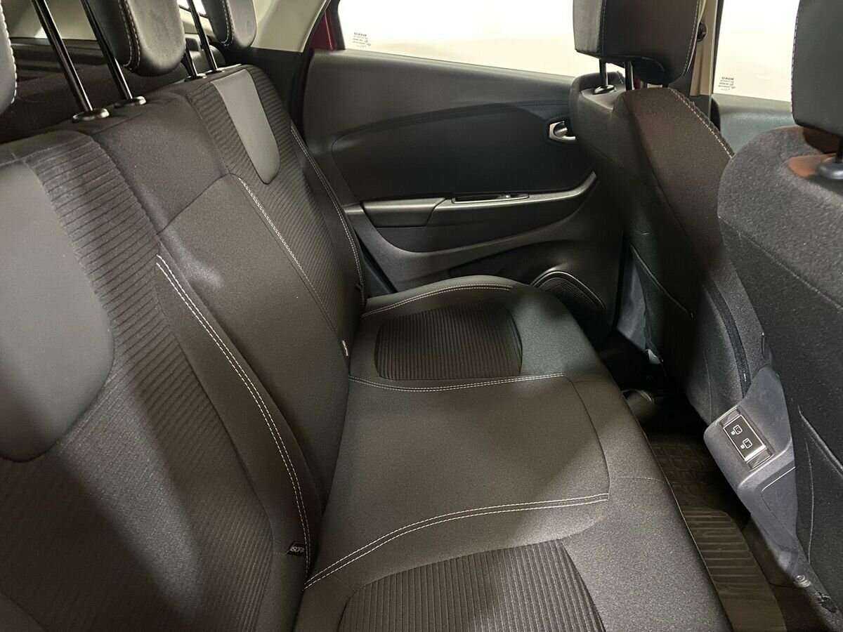 Купить Renault Kaptur с пробегом. Фото: #10