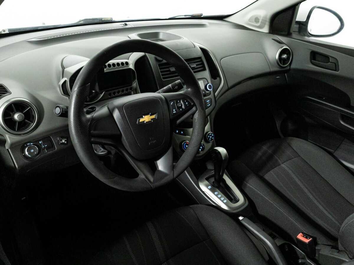 Купить Chevrolet Aveo с пробегом. Фото: #10