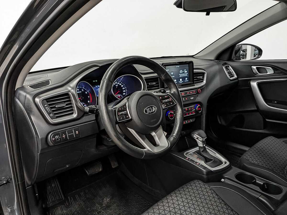 Купить Kia Ceed с пробегом. Фото: #14