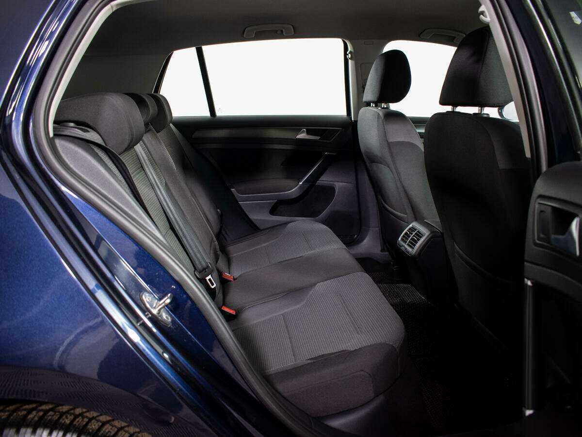 Купить Volkswagen Golf с пробегом. Фото: #9