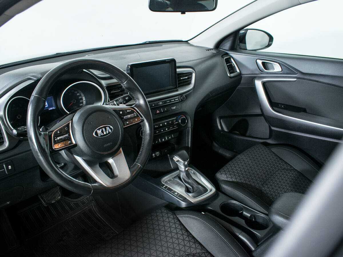 Купить Kia Ceed с пробегом. Фото: #12