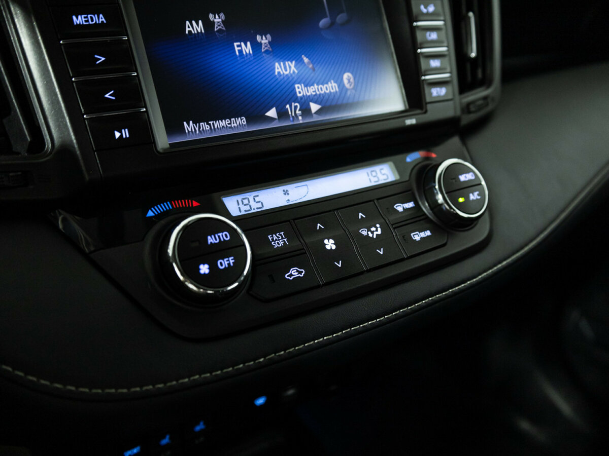 Купить Toyota RAV4 с пробегом. Фото: #14