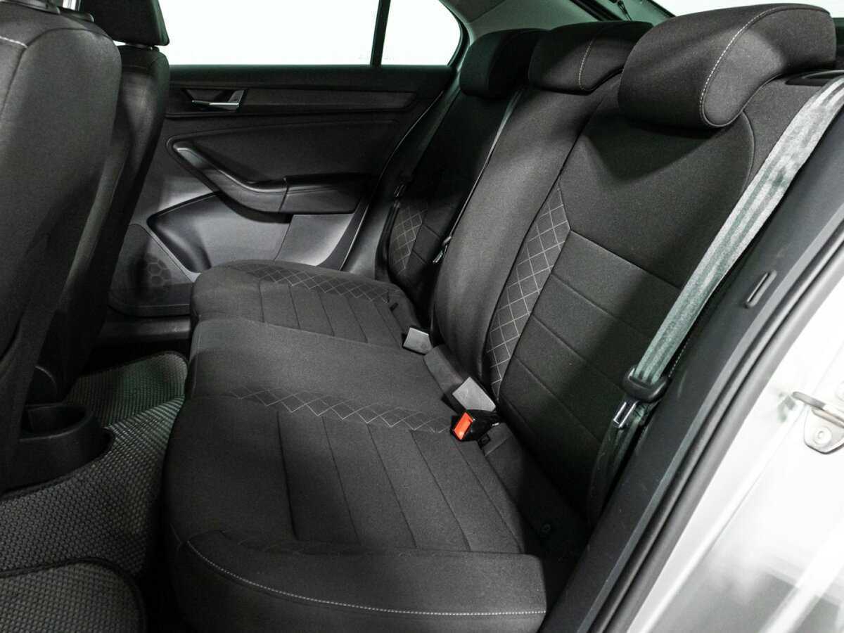 Купить Skoda Rapid с пробегом. Фото: #9