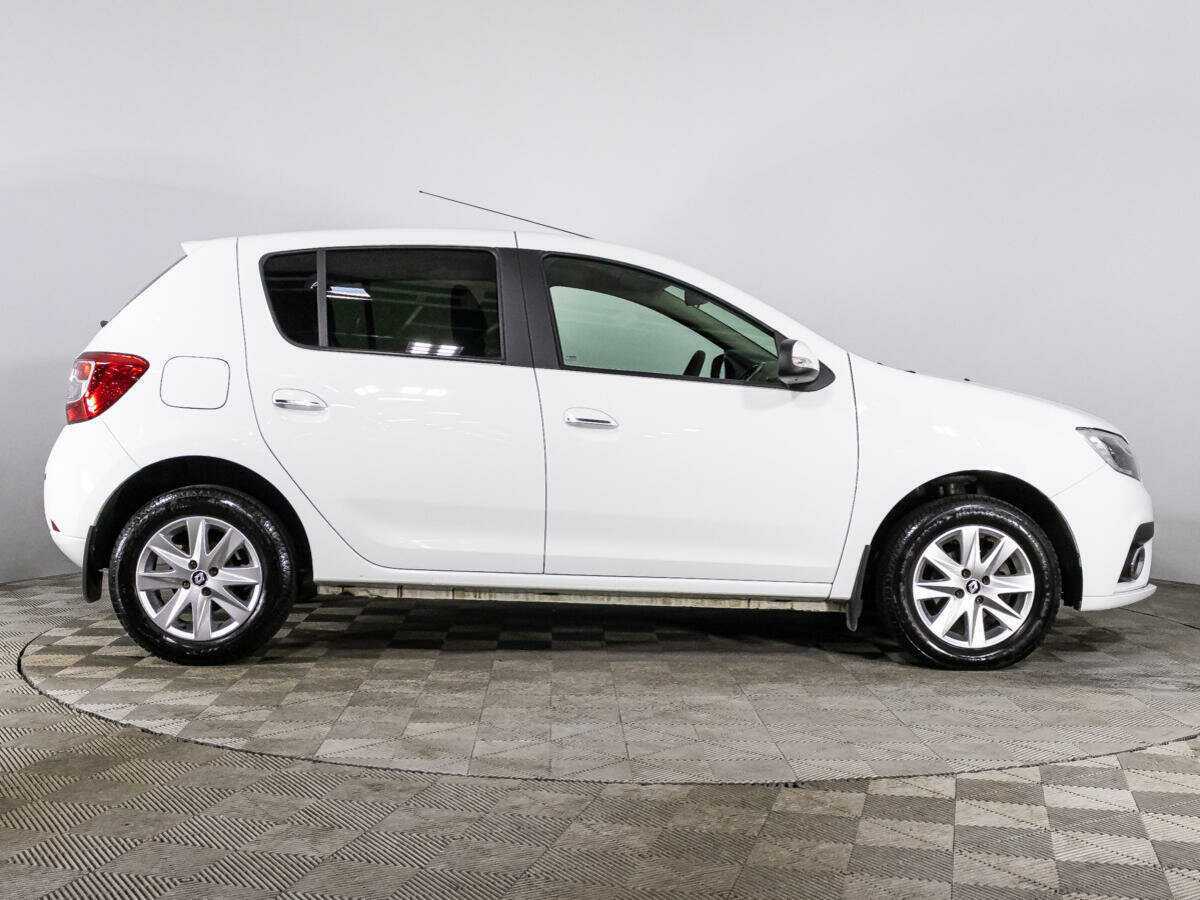 Купить Renault Sandero с пробегом. Фото: #3