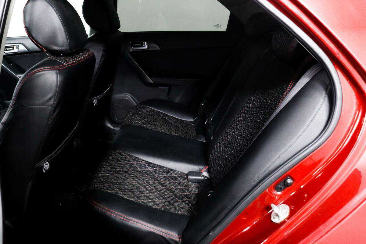 Купить Kia Cerato с пробегом. Фото: #11