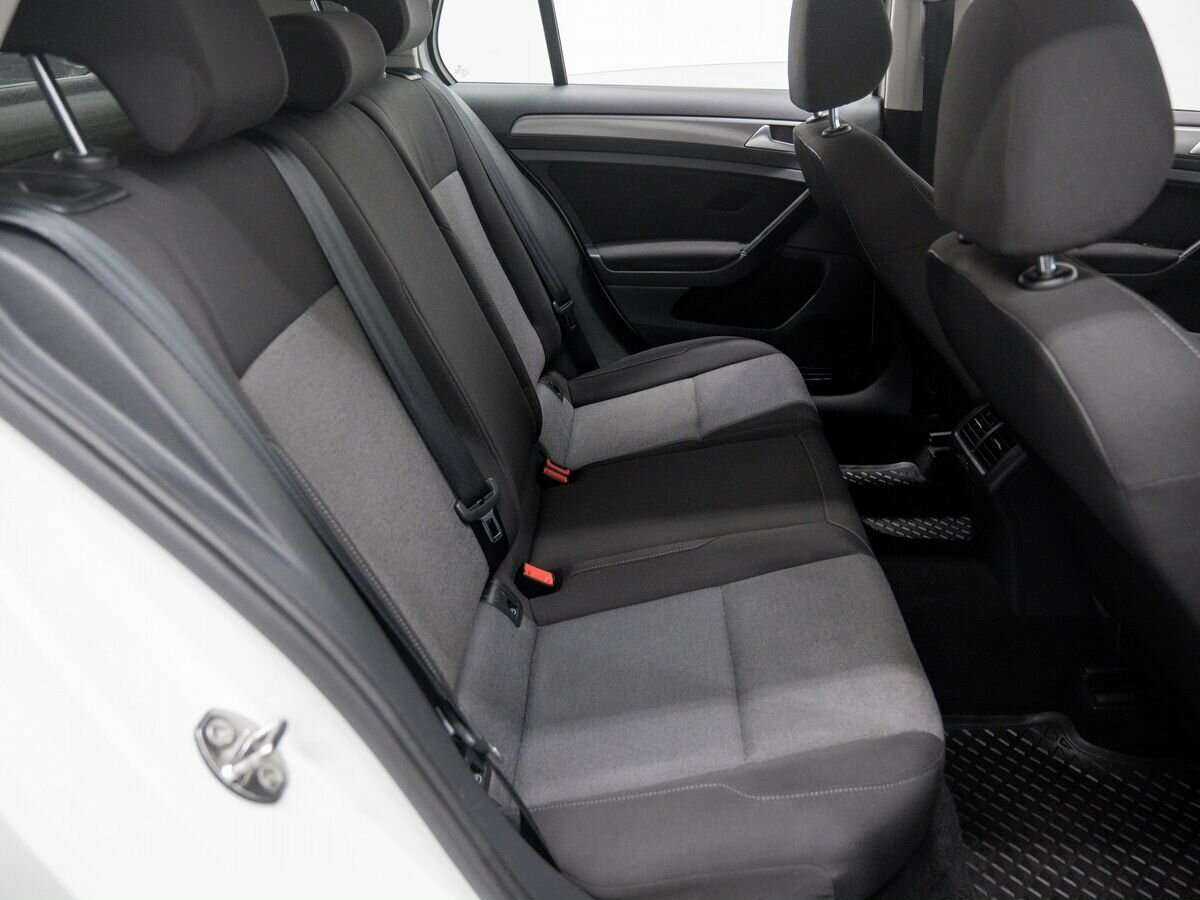 Купить Volkswagen Golf с пробегом. Фото: #8