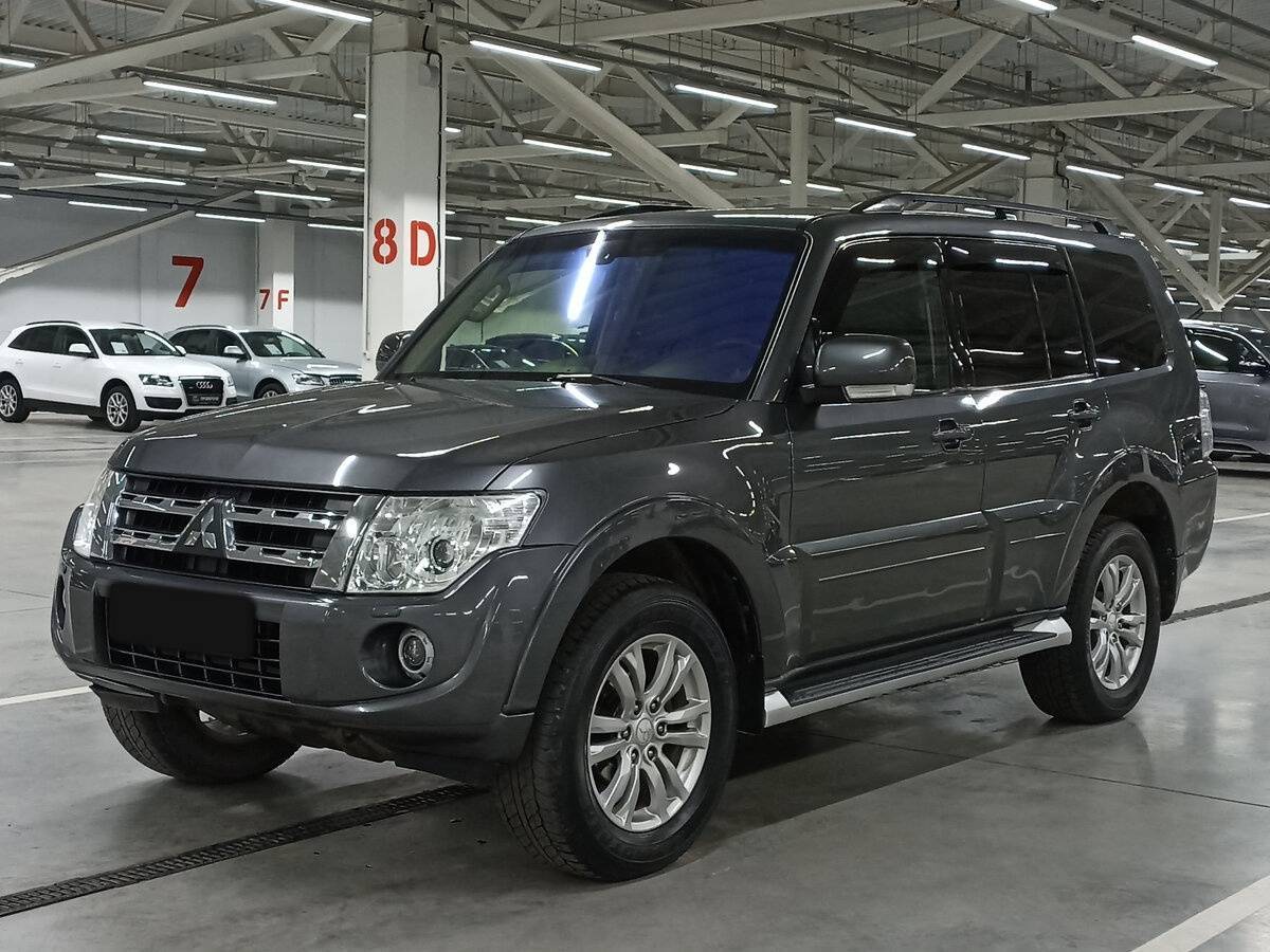 Купить Mitsubishi Pajero с пробегом. Посмотреть фото