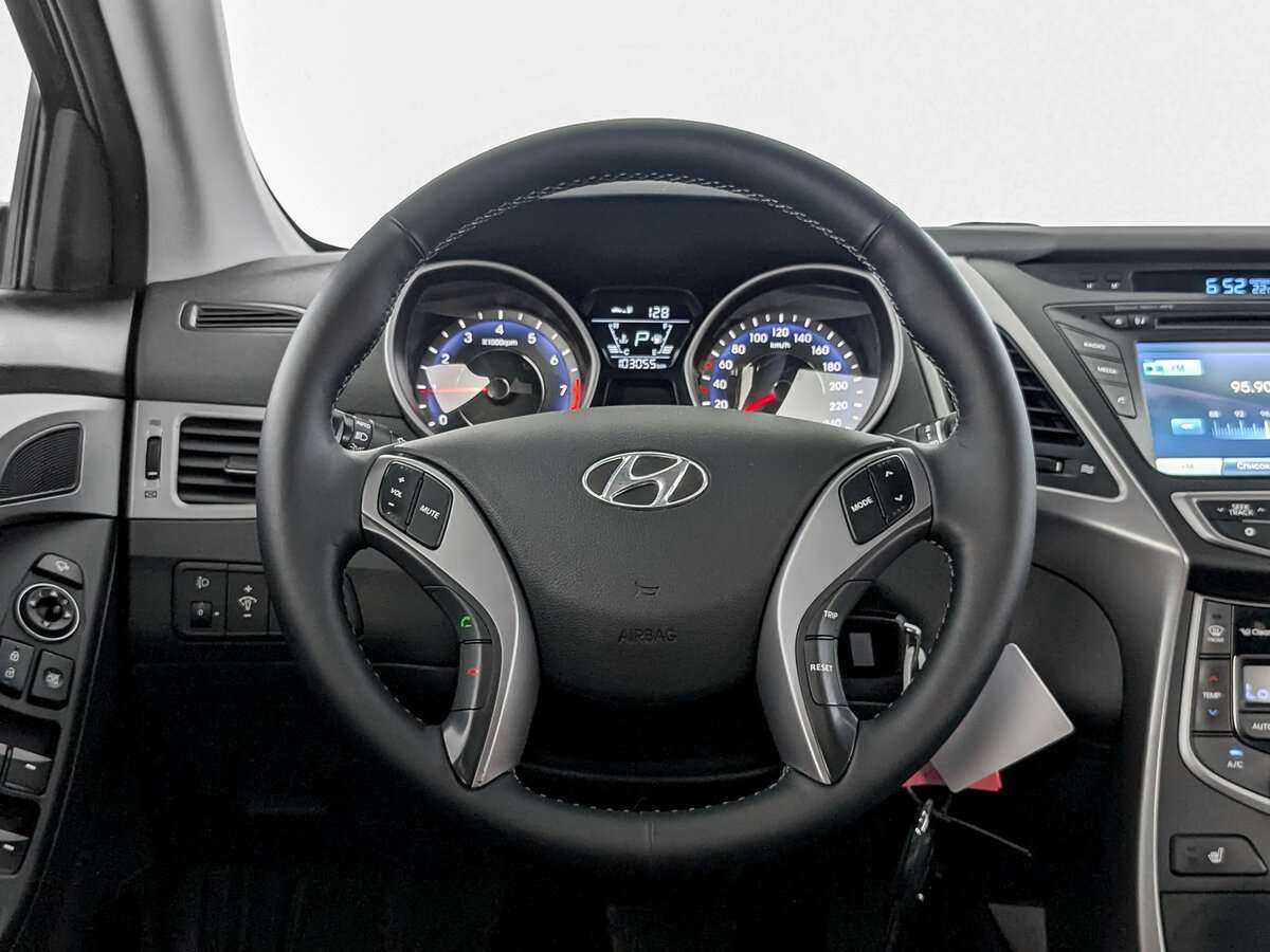 Купить Hyundai Elantra с пробегом. Фото: #16