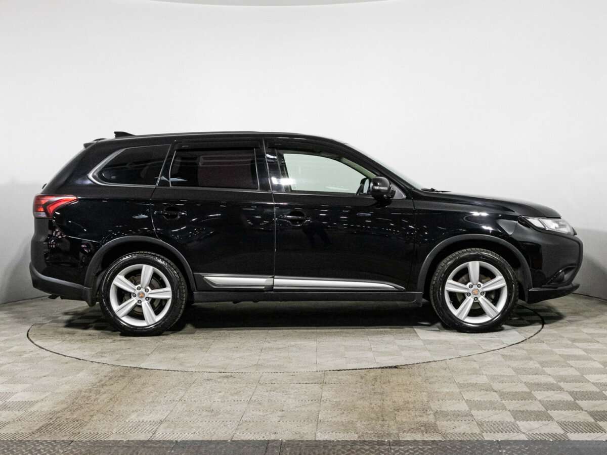 Купить Mitsubishi Outlander с пробегом. Фото: #3